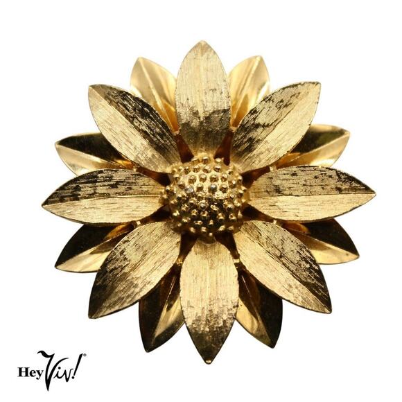 Vintage Sarah Coventry Statement Pin Brooch Gold Flower 2" Across - Hey Viv - Picture 1 of 5